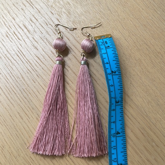 Pick and gold tassel earrings - Picture 3 of 3